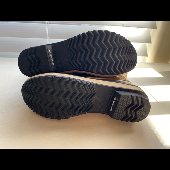 Sorel Boots Waterproof Size 6 - Picture 10 of 10